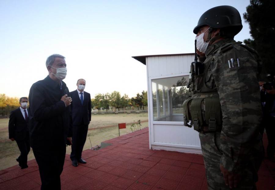 Αιφνιδιαστική μετακίνηση του Τούρκου υπουργού Άμυνας, Akar, στο τριεθνές στον Εβρο για… επιθεώρηση