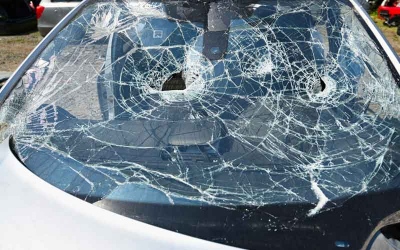 Ήρθε από… εμπόλεμη ζώνη και χωρίς χαρτιά - Παλαιστίνιος σε αμόκ έσπασε με ρόπαλο 30 αυτοκίνητα στον Άγιο Παντελεήμονα