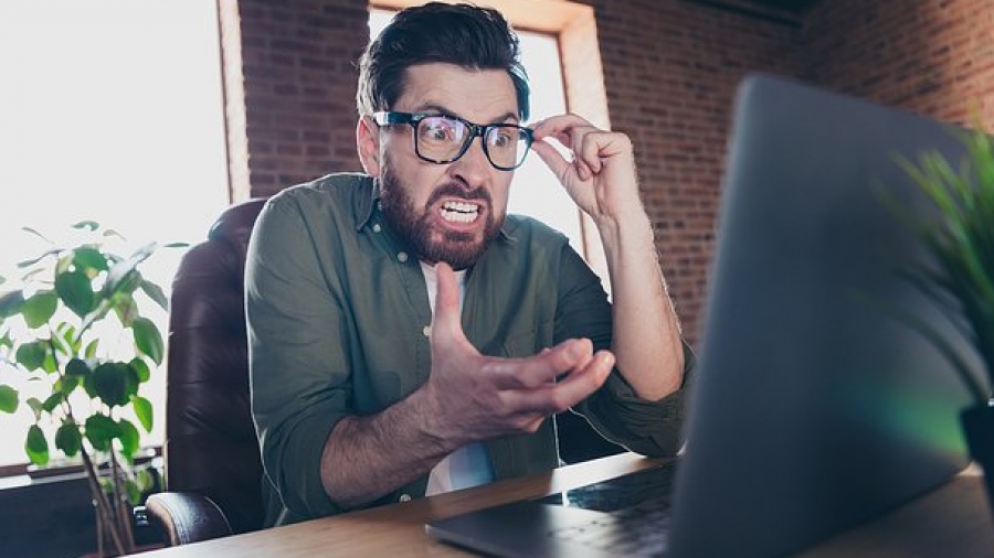 Τα άτομα με χαμηλή ευφυία και έντονα χαρακτηριστικά ψυχοπάθειας είναι πιο πιθανό να συμμετάσχουν σε πολιτικές διαδικτυακές συζητήσεις