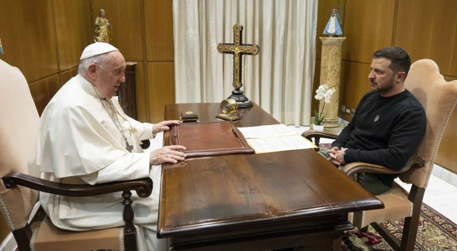 Il Fatto Quotidiano: Ο Zelensky πρόσβαλε τον Πάπα Φραγκίσκο με τα δώρα του