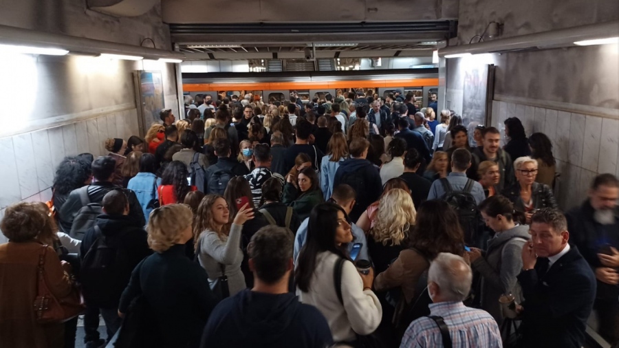 Κόλαση στα Μέσα Μεταφοράς - Ακόμα μεγαλύτερες καθυστερήσεις στα δρομολόγια, λόγω ανακαίνισης - Τι ανακοίνωσε ο Κυρανάκης
