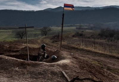 Η Αρμενία ανακοίνωσε σύνοδο κορυφής με τη Ρωσία και το Αζερμπαϊτζάν - Δεν επιβεβαιώνει ο Peksov