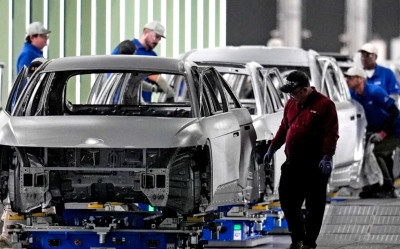 Νότια Κορέα: Οργή για τις 300 συλλήψεις σε επιδρομή για λαθρομετανάστες στο  εργοστάσιο της Hyundai στις ΗΠΑ