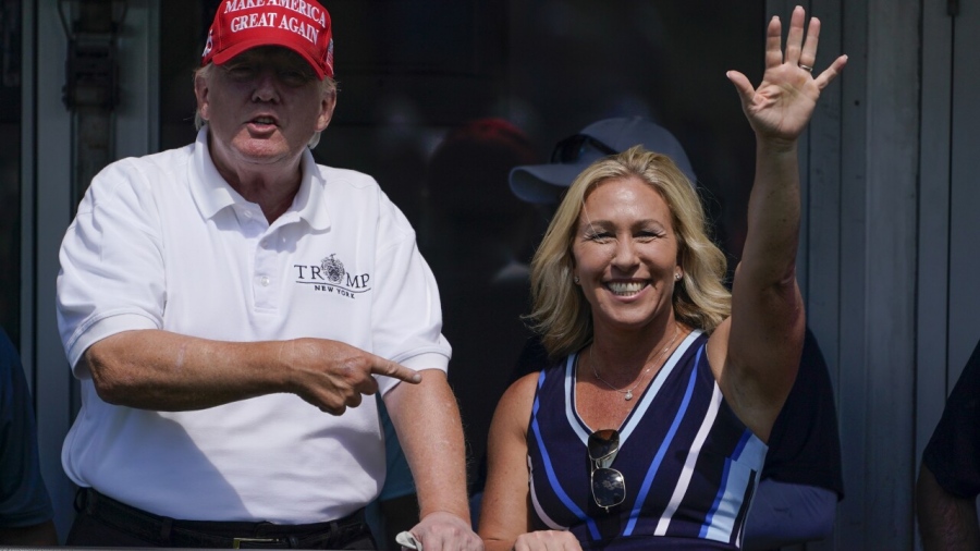 Ρήγμα στους Ρεπουμπλικάνους - Ο Trump κατηγόρησε τη Greene για προδοσία: Πήγε με την Αριστερά