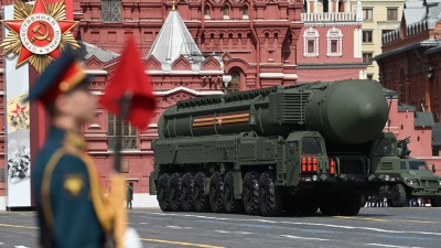 Προειδοποίηση Ρωσίας για πυρηνική σύγκρουση: Αν η Βρετανία στείλει σε Ουκρανία όπλα με εμπλουτισμένο ουράνιο, θα απαντήσουμε