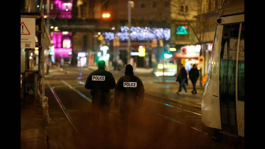 Γαλλία: Συνεχίζεται το ανθρωποκυνηγητό για τη σύλληψη του 29χρονου δράστη της επίθεσης στο Στρασβούργο