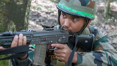 Φθηνή και φονική απάντηση στα drones - Η Ινδία ετοιμάζει σφαίρες που εκρήγνυνται στον αέρα