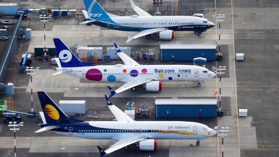 Χαλαρά μπουλόνια σε πέντε αεροσκάφη Boeing 737 βρήκε η United Airlines