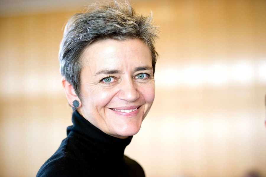Vestager (Κομισιόν): Έσχατη λύση η διάσπαση του Facebook