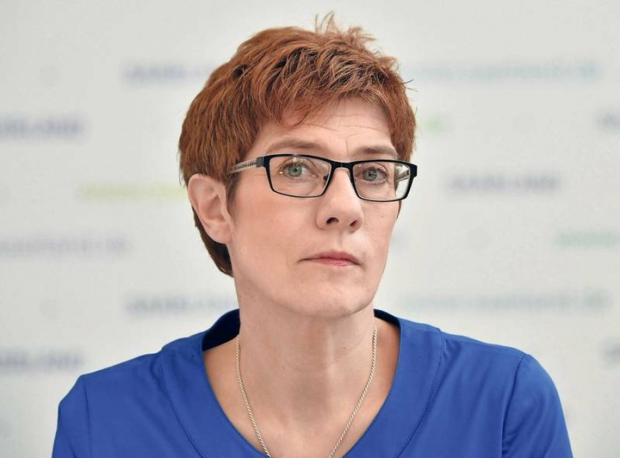 Δημοσκόπηση ZDF: Το 51% των Γερμανών θεωρεί την  Kramp - Karrenbauer ακατάλληλη για την καγκελαρία