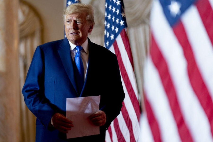 To μήνυμα Χριστουγέννων του Trump: Διανοητικά καθυστερημένος ο Joe Biden, τον προωθούν τα εξαγορασμένα media