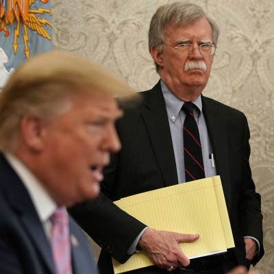Bolton για Trump: Είναι «άχρηστος», «ανεπαρκής για τον Λευκό Οίκο», «υποχείριο του Erdogan»