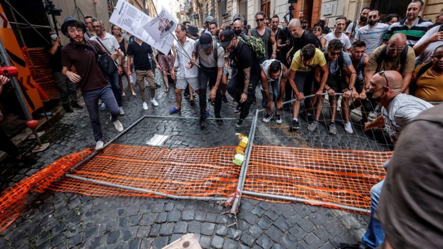 Ιταλία: Νέες κινητοποιήσεις στη Ρώμη κατά του πιστοποιητικού Covid-19 – Παρέμβαση της Lega