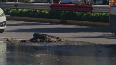 Χάος στη Συγγρού - Έσπασε βόθρος και η λεωφόρος γέμισε λύματα