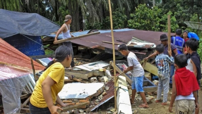 Χωρίς σοβαρές ζημιές η Ινδονησία μετά τον σεισμό των 6,4 ρίχτερ