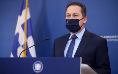 Απάντηση Πέτσα σε Τσίπρα: Έκανε εμβόλιο για τον κορωνοϊό, όχι για τον λαϊκισμό