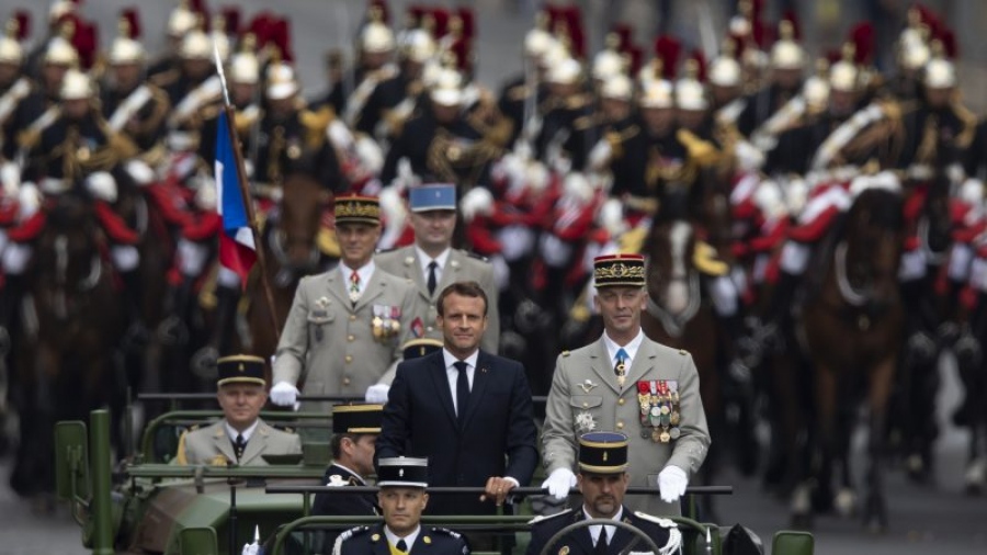 Σοκ χωρίς δέος - O Macron στέλνει 1.500 Γάλλους ετοιμοπόλεμους στρατιώτες στην Ουκρανία - Ιαχές πολέμου από ΝΑΤΟ με 100 δισ
