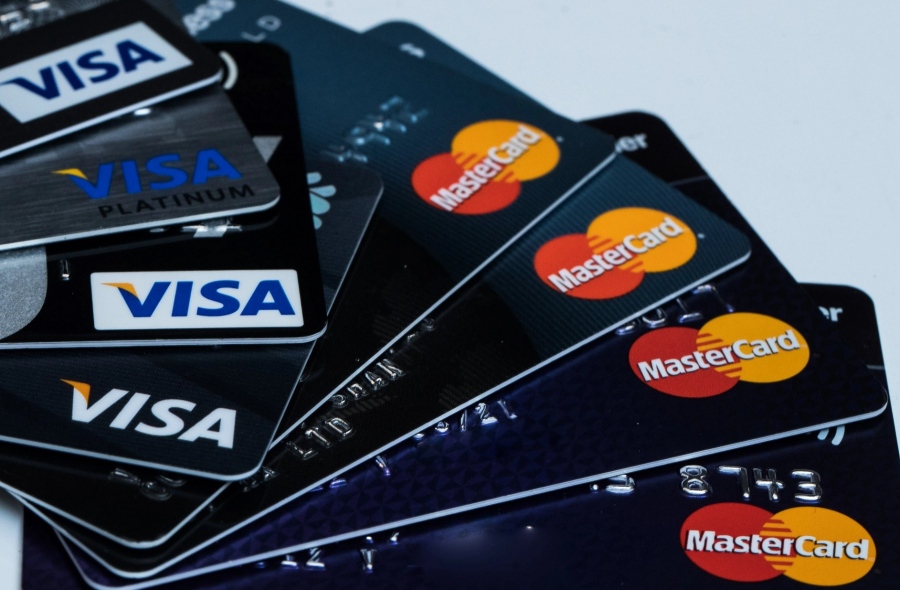 Βρετανία: Θα αποτελέσουν παρελθόν Mastercard και Visa;