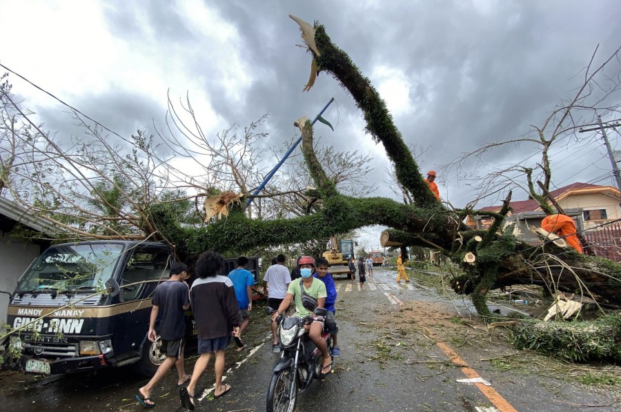 Ο Super Typhoon Goni έπληξε τις Ανατολικές Φιλιππίνες με 249 km/h - Σχεδόν 1 εκατομμύριο άνθρωποι έσπευσαν σε καταφύγια