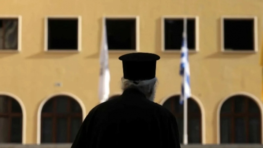 Γρεβενά: Συνελήφθη 68χρονος ιερέας για... revenge porn μετά από καταγγελία της πρώην συντρόφου του