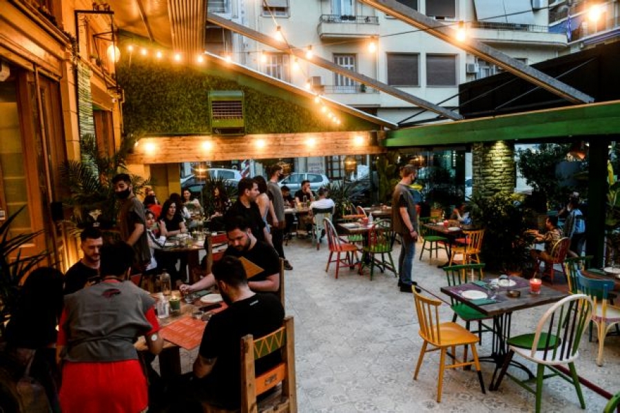 Οι μαγαζάτορες ανοίγουν τα ηχεία σε ένδειξη διαμαρτυρίας για την εστίαση χωρίς μουσική