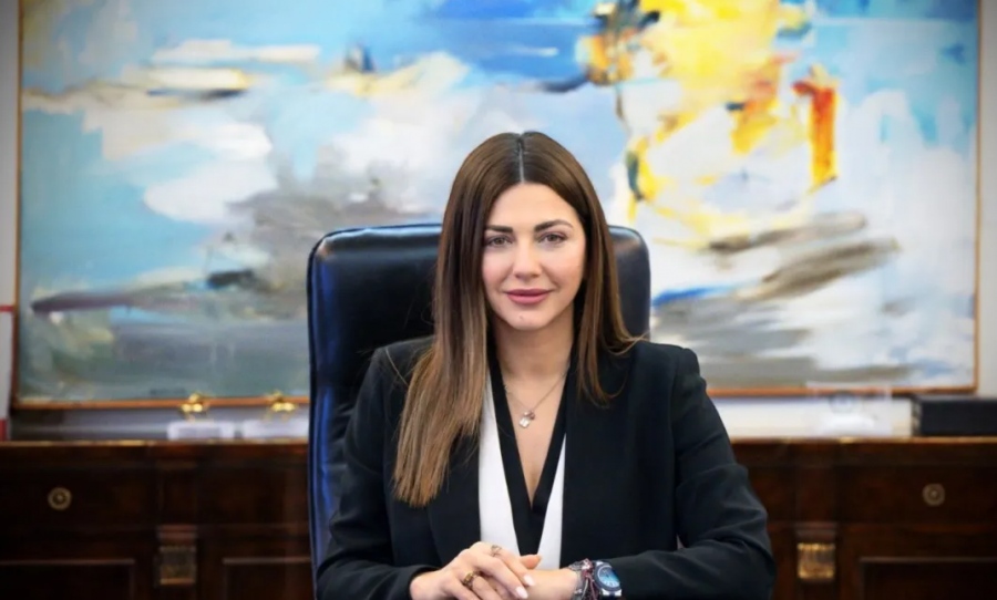 Η υπουργός Ζαχαράκη... «έκλεισε» τα μέτωπα στα σχολεία