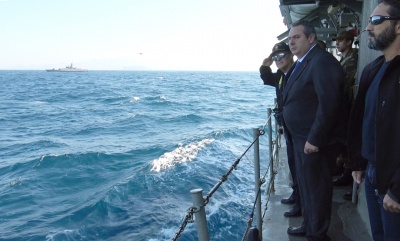 Ρίψη στεφάνου από Καμμένο στο θαλάσσιο χώρο των Ιμίων – Τουρκική προσπάθεια παρεμπόδισης της εκδήλωσης