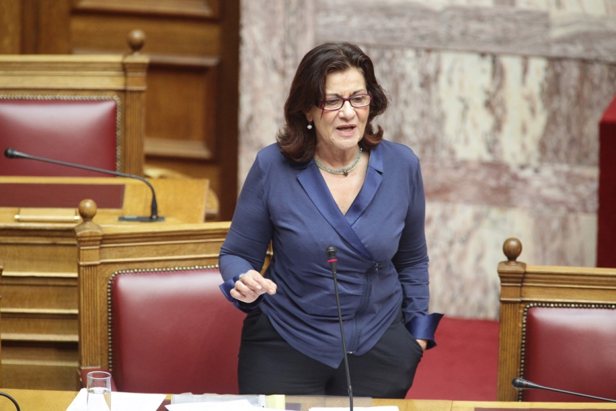 Φωτίου: Όλα αυτά που λένε για μεγάλες μειώσεις στις συντάξεις από το 2019 δεν ισχύουν