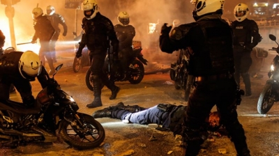 Νέα Σμύρνη: Προφυλακιστέος και ο 22χρονος για τον άγριο ξυλοδαρμό του αστυνομικού