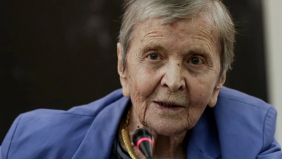 Ελένη Γλύκατζη - Αρβελέρ: Εμβολιαστείτε για να σώσουμε την ανθρωπιά και τον πολιτισμό μας