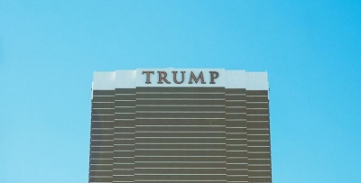 Νομικό ντόμινο: Πάνω από 1.000 εταιρείες μηνύουν τον Trump