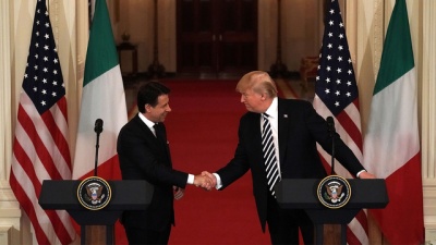 Trump σε Conte: Θα σας βοηθήσουμε  με τη χρηματοδότηση του χρέους το 2019 - Χείρα βοηθείας στην Ιταλία, μέτωπο με τη Γερμανία;
