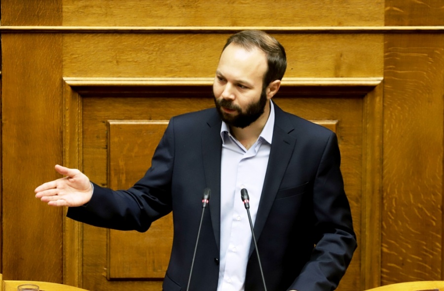 Ψυχογιός (ΣΥΡΙΖΑ): Δεν σας αγγίζουν οι εκκλήσεις για αποσυμφόρηση των νησιών;