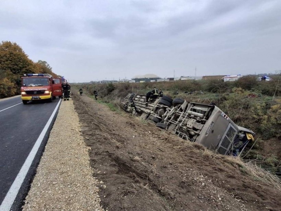 Χαλασμός στη Σερβία - Τρεις νεκροί και δεκάδες τραυματίες από ανατροπή λεωφορείου