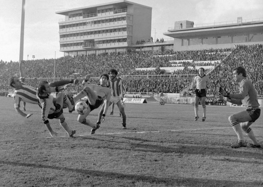 Οι «Θρύλοι των γηπέδων» «ξεδιπλώνουν» την πορεία του Ντίνου Κούη στο ελληνικό ποδόσφαιρο, στο Cosmote Histoy HD