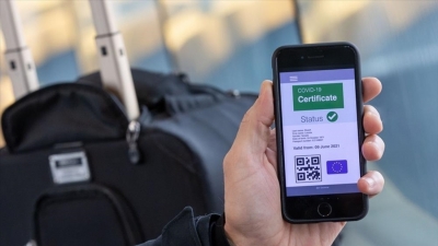 Παγκόσμια ταξιδιωτική κάρτα για Covid-19 ζητούν οι επιβάτες αεροπλάνων