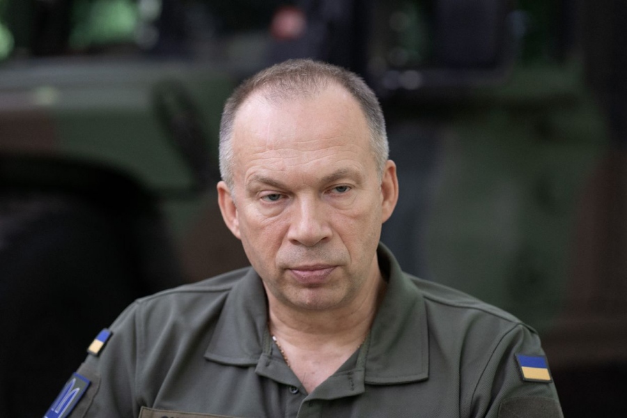 Βράζει η Ουκρανία με τις καρατομήσεις διοικητών του στρατού από τον Syrsky