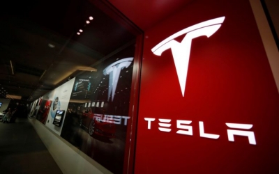 Νέα προβλήματα για τον Musk: Γιατί η Tesla αποσύρει 321.000 οχήματα στις Ηνωμένες Πολιτείες