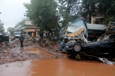 Διευκολύνσεις για επαγγελματίες και επιχειρήσεις στις πληγείσες περιοχές προωθεί το Υπουργείο Εργασίας