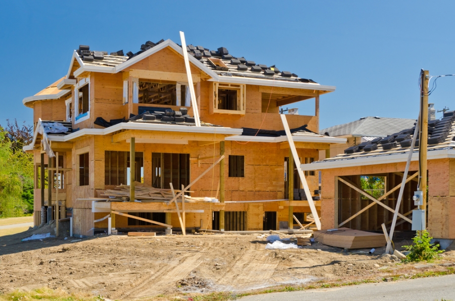 ΗΠΑ: «Έκρηξη» +6,3%  στις ενάρξεις κατοικιών τον Ιούνιο – Πτώση -5,1% στις οικοδομικές άδειες
