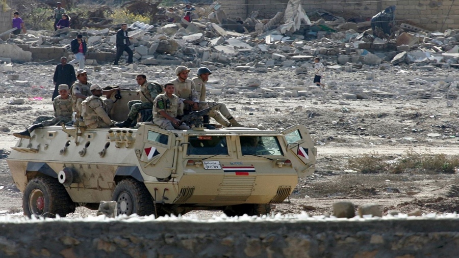 Γάζα: Η Αίγυπτος αναπτύσσει εκτάκτως στρατιωτικές δυνάμεις στα σύνορα με το Ισραήλ