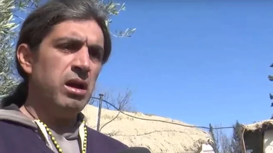 Αποκάλυψη: O πατέρας παλαιοχριστιανών είναι δημόσιος υπάλληλος, δουλεύει και μάλιστα και εξ' αποστάσεως μέσω ίντερνετ