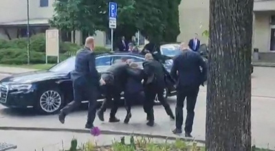 Σοκ στη Σλοβακία - Σε σοβαρή κατάσταση ο πρωθυπουργός Fico μετά την επίθεση με 5 σφαίρες - Δεν ήθελα να τον... σκοτώσω