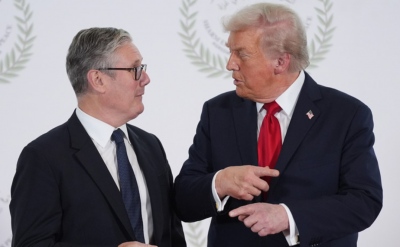 Ο Starmer συζήτησε ζητήματα ασφάλειας στον Αρκτικό Κύκλο με τον Trump  με φόντο τη Γροιλανδία