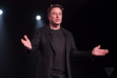Musk (Tesla): Ανοιχτός σε προτάσεις για φιλική εξαγορά από αντίπαλες αυτοκινητοβιομηχανίες