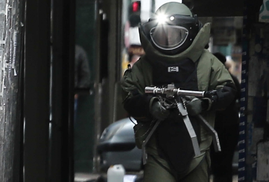 Βόμβα σε αυτοκίνητο στα Καλύβια - Στο σημείο κλιμάκιο του ΤΕΕΜ