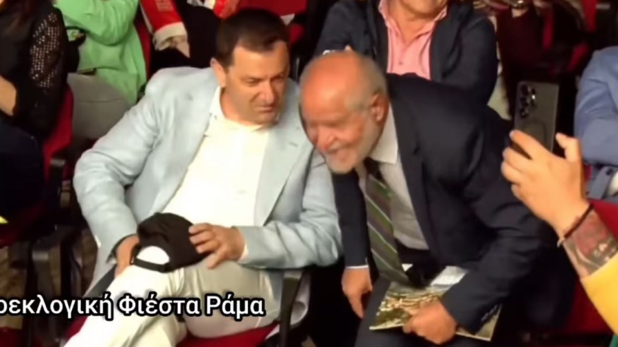 Εθελοδουλία άνευ προηγουμένου στη Χειμάρρα - Ο Δήμαρχος Βόρειας Κέρκυρας Γ. Μαχειμάρης υποκλίθηκε μπροστά στον Rama! (vid)