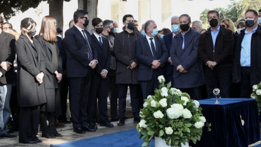 Σε κλίμα συγκίνησης το μνημόσυνο της Γεννηματά και η τελετή για τη νέα πρόσοψη στην Τρικούπη