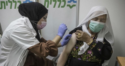Covid-19: Το Ισραήλ ανακοίνωσε ότι έστειλε το πρώτο φορτίο εμβολίων στην Παλαιστινιακή Αρχή