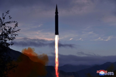 Η Βόρεια Κορέα δοκίμασε επιτυχώς «νέο» αντιαεροπορικό πύραυλο